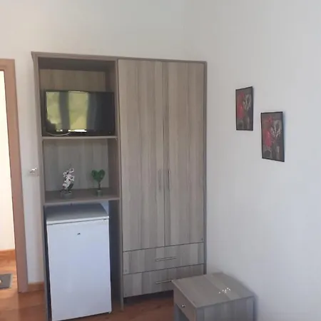 Gezos *